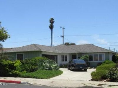 920 W Oak Ave