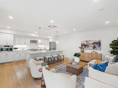 16015 Bartlett Ct
