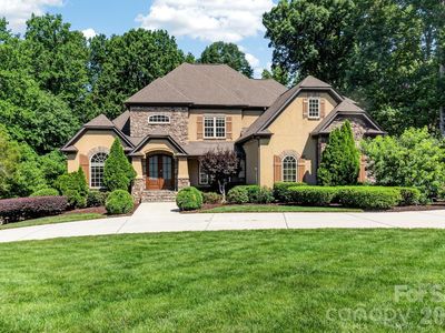 6543 Robin Hollow Dr