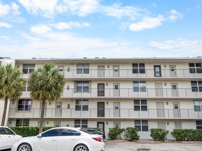 4501 NE 21 Avenue #406