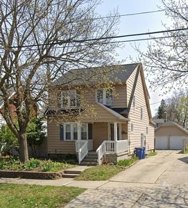 857 Aberdeen St NE