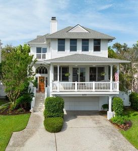 105 Strachan Ln