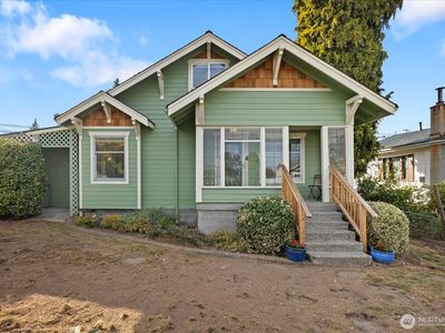 916 E Marine View Drive