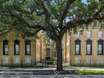 3300 Saint Charles Ave APT 9