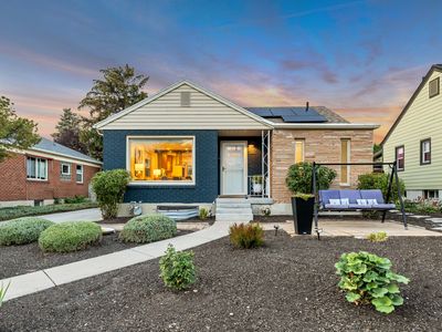 1563 E Downington Ave S