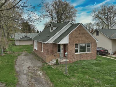 104 Leroy Ave