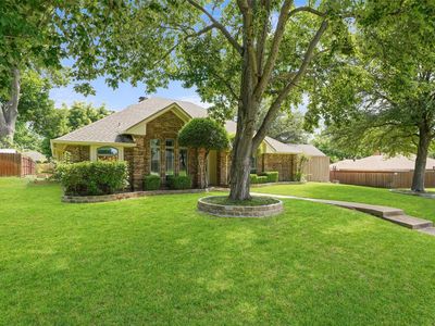 807 Lake Meadows Dr