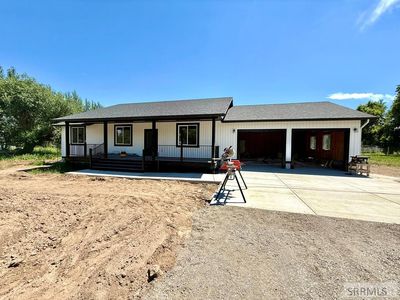 32 E Center St