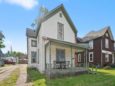 1537 S Main St