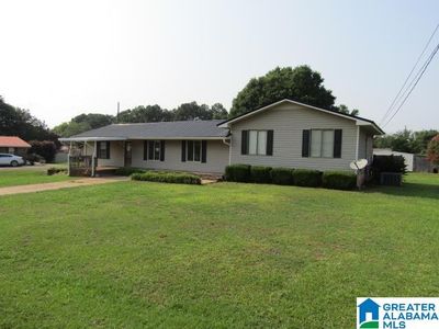 77 Greenvale Dr
