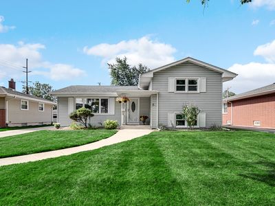 250 Lawndale Dr