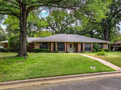 5027 Lacy Ln
