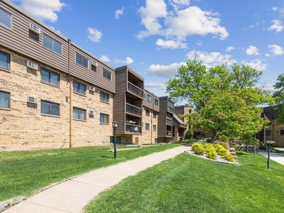 999 41st Ave NE APT 212