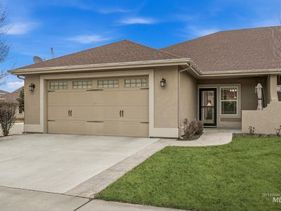 1669 E Horse Creek Ct