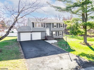 160 Stratton St