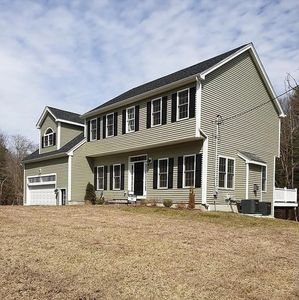 660 Mayflower Cir