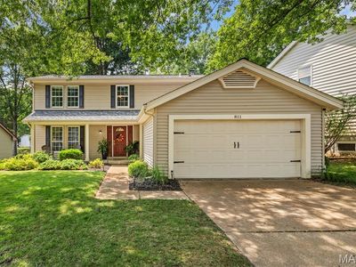 Property at 811 Weatherwood Dr, Manchester, MO