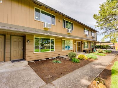 1275 NE Grant St UNIT 3