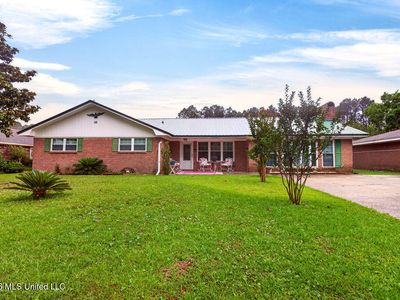 35 Fleetwood Dr