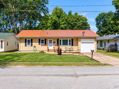 Property at 803 S Oak St, Salem, MO