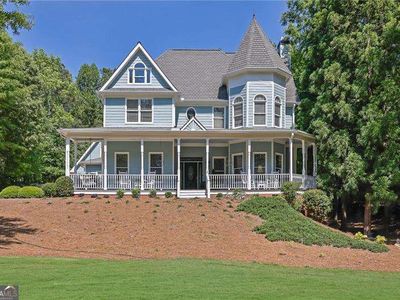 360 Coach House Ln