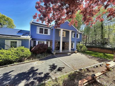 25 Lisa Drive
