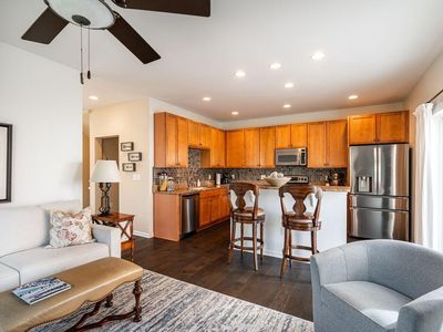 3870 S Lake DRIVE #1102