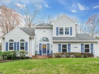 Property at 4 Lisa Ct, Succasunna, NJ