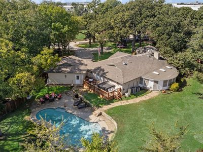 600 Loch Ln