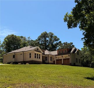 102 Misty Oaks Ln