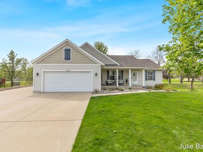 Property at 8283 Fairwood Dr, Jenison, MI