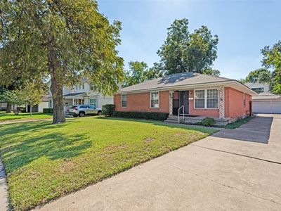 9307 Leaside Dr
