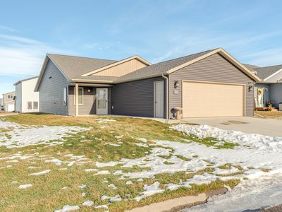 Property at 6902 Majestic Pl, Bismarck, ND