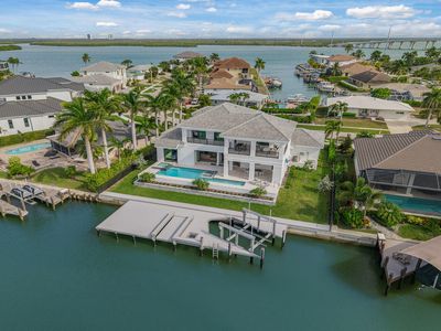920 Iris Ct
