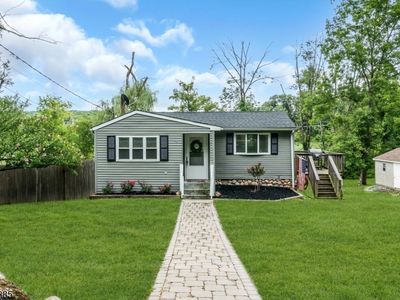 96 Mount View St