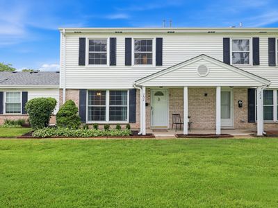 Property at 752 Gloucester Dr, Elk Grove Village, IL