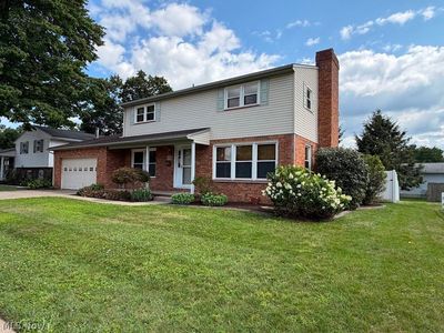 212 Colonial Ave SE