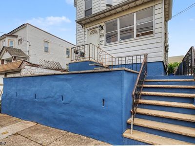 305 Pacific St