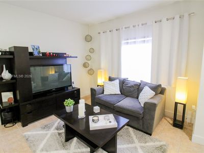 5791 NW 116th Ave APT 103