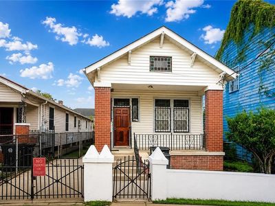 Property at 925 N Prieur St, New Orleans, LA