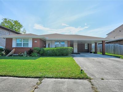 1704 Hackberry Ave