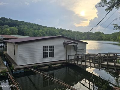 33 Dock Ln