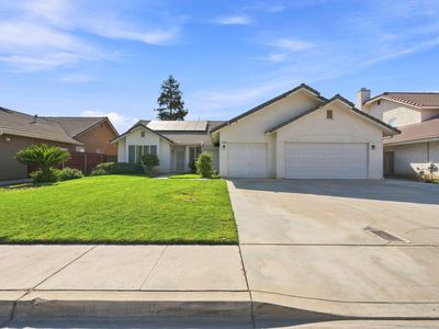 Property at 1601 N Eaton Avenue, Dinuba, CA
