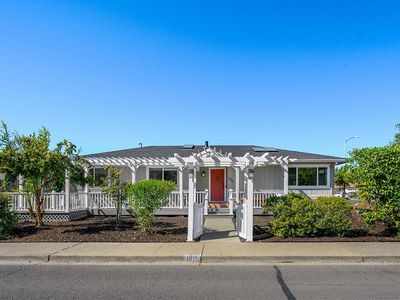 1015 Manor Drive