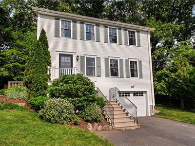 28 Narragansett Rd