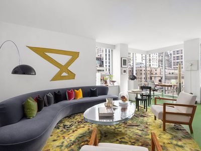 15 W 53rd St #10G