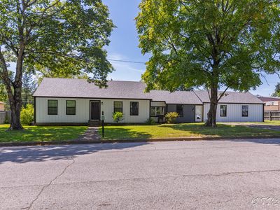 1058 W 3rd Street