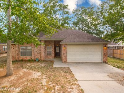 4 Maroon Dr