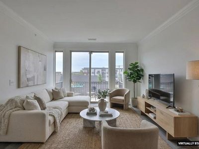 925 Ingleside Ave APT 303