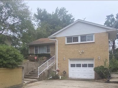 1750 W 48th Pl